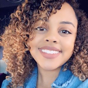 Meet your Posher, Samantha